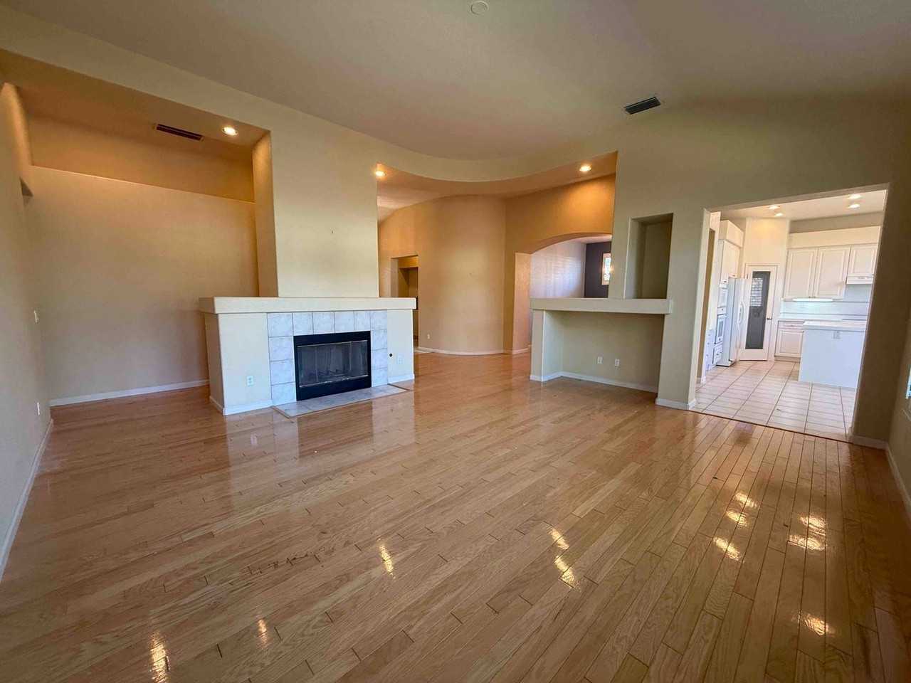 3247 Shelter Cove Ln - Photo 2 of 31