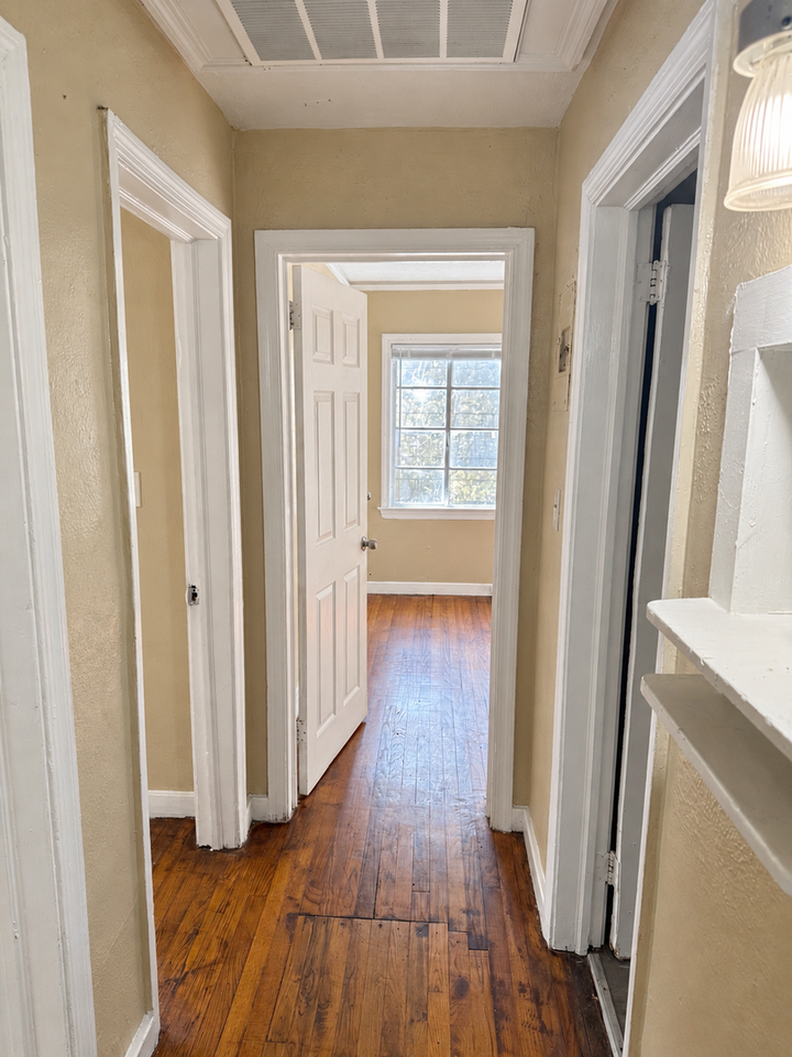 782 Launcelot Rd - Photo 5 of 9