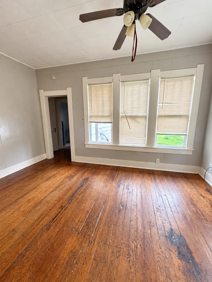 2390 Avenue C - Photo 4 of 32