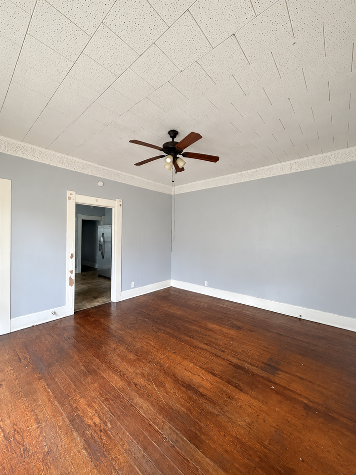 2390 Avenue C - Photo 5 of 32