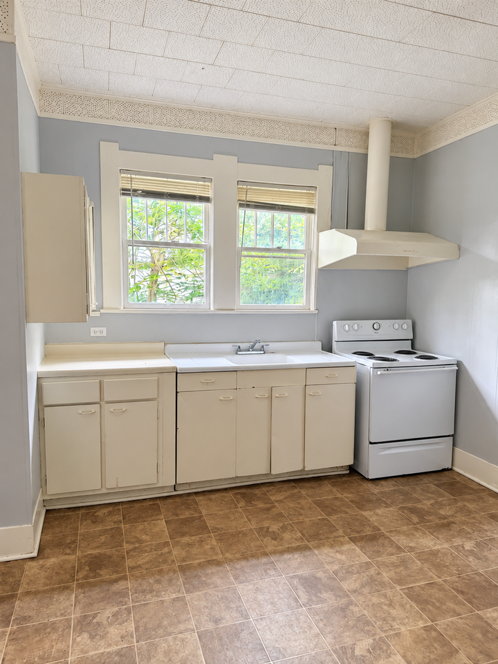 2390 Avenue C - Photo 6 of 32