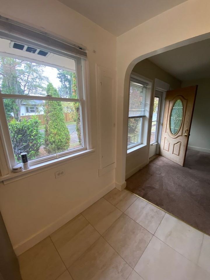 702 N 117th St - Photo 4 of 13