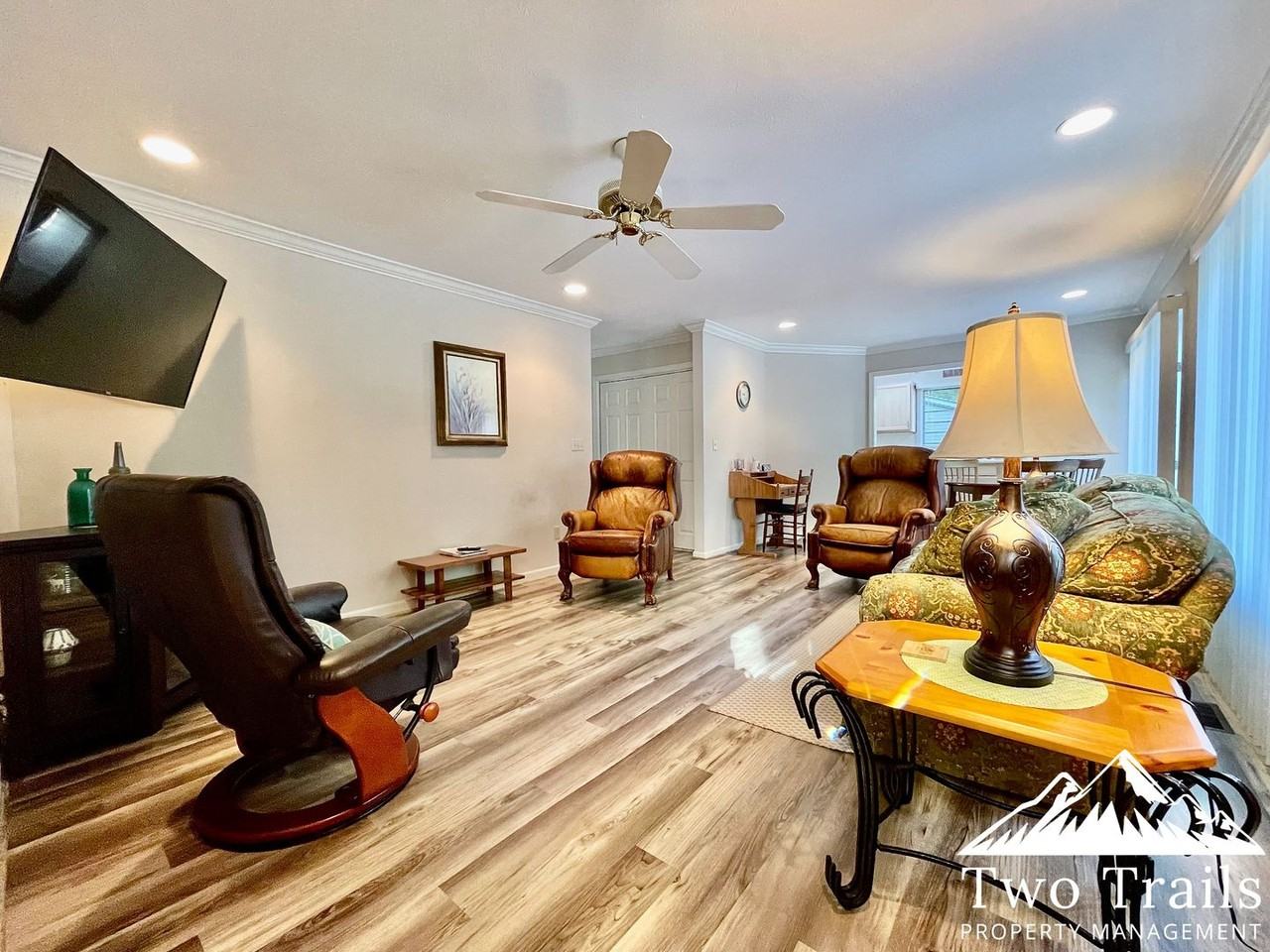 288A Pearl Ln - Photo 2 of 10