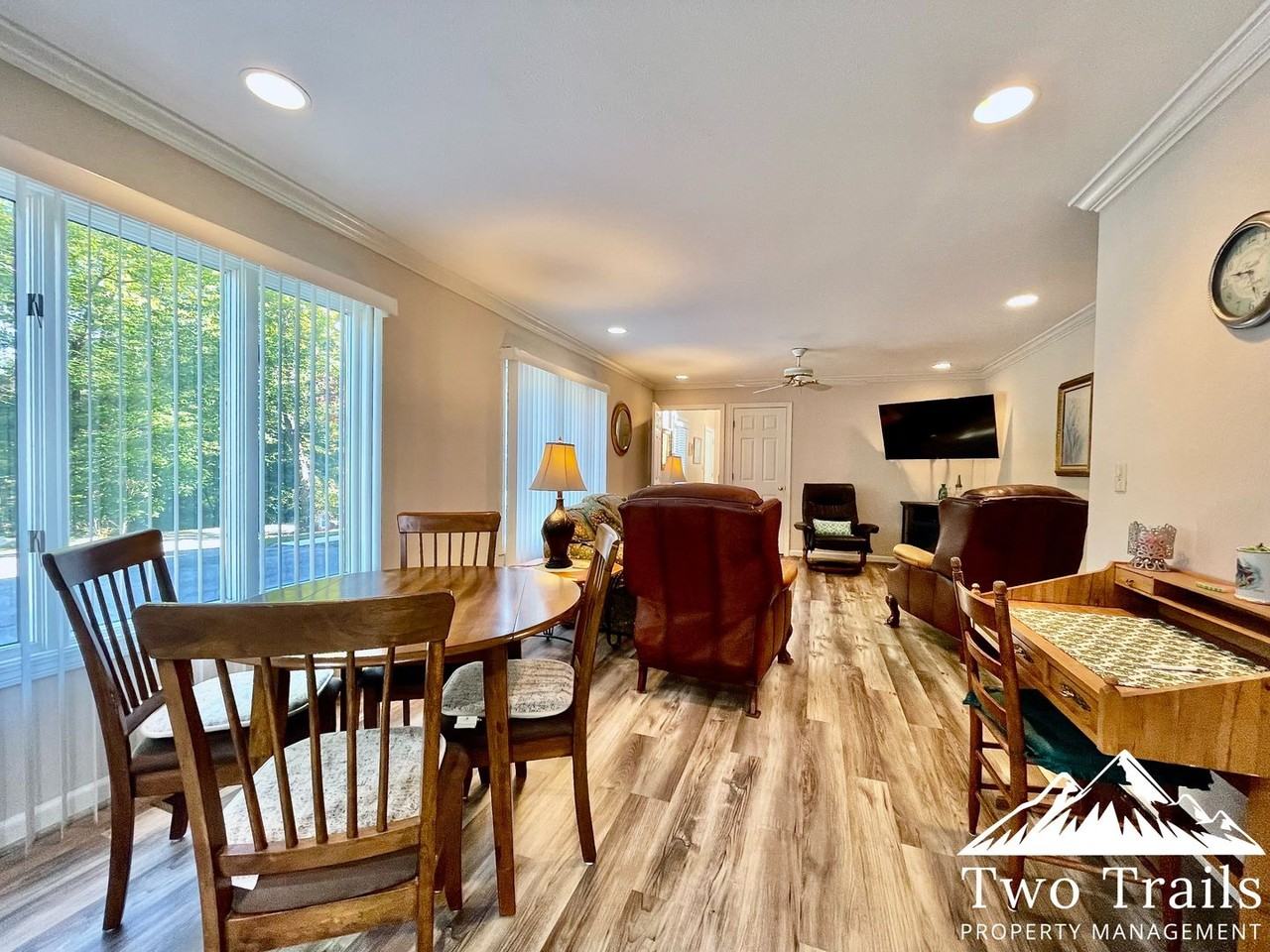 288A Pearl Ln - Photo 3 of 10