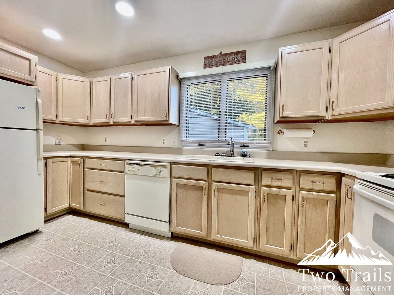 288A Pearl Ln - Photo 4 of 10
