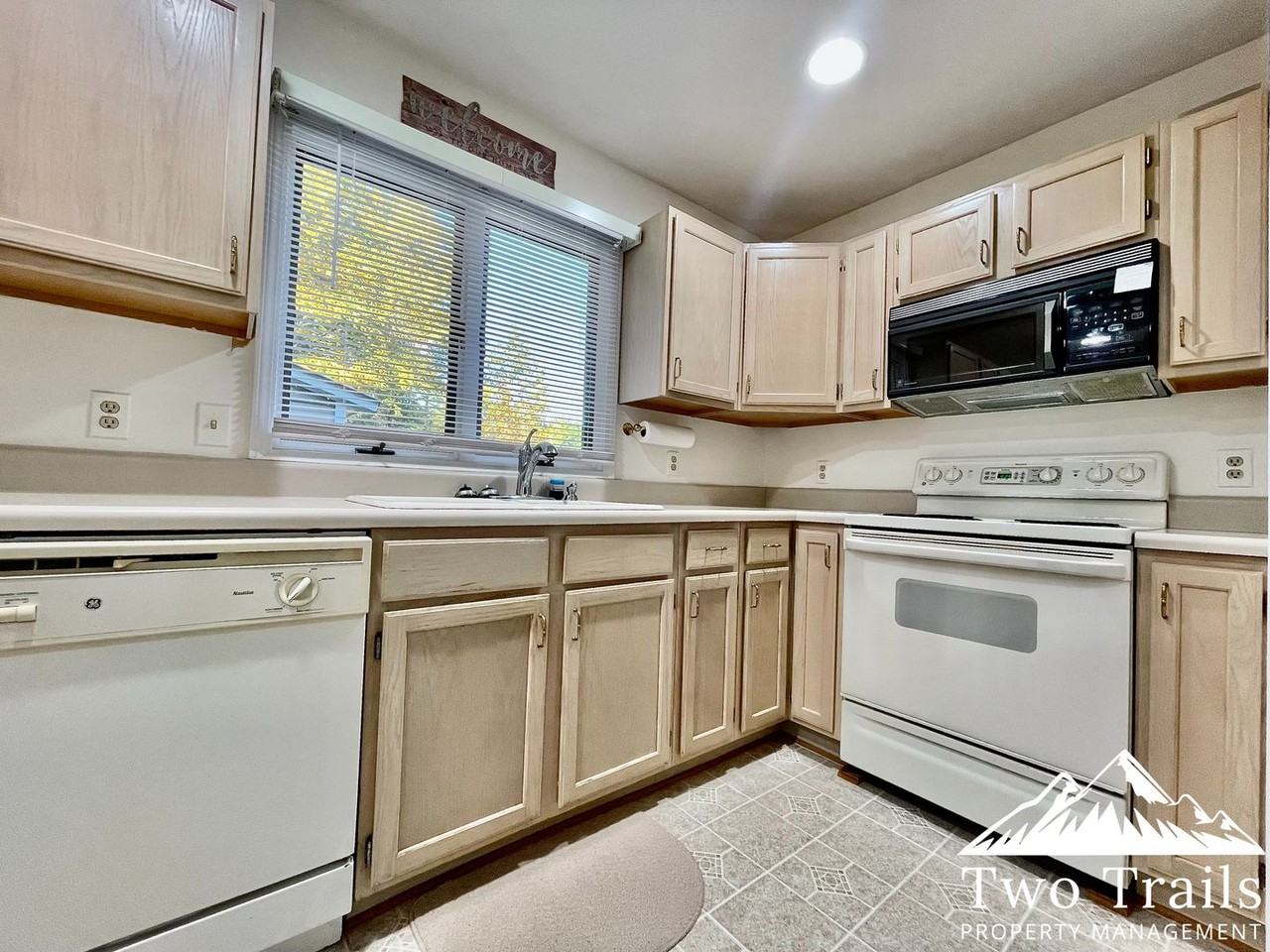 288A Pearl Ln - Photo 5 of 10