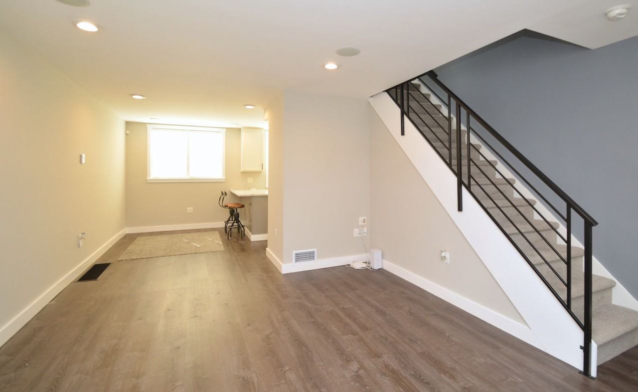 1034 E Howell St - Photo 2 of 15