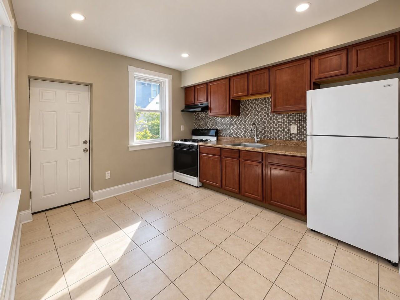 6563 N Lambert St - Photo 2 of 16