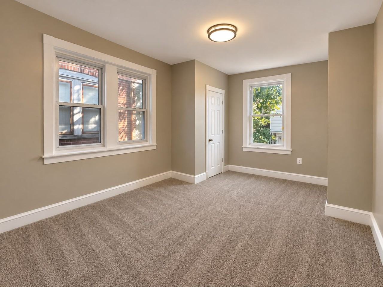 6563 N Lambert St - Photo 7 of 16