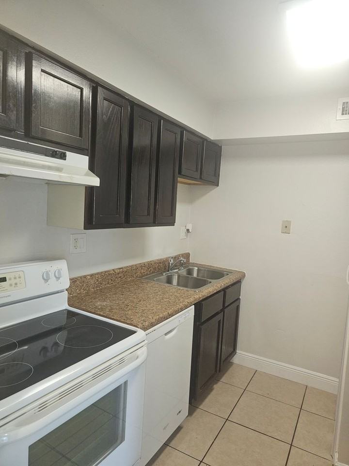 7429 Daniel Webster Dr #B - Photo 2 of 9