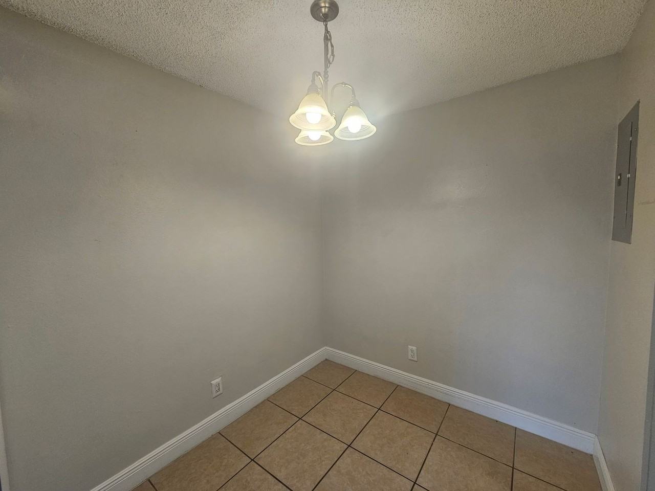 7429 Daniel Webster Dr #B - Photo 4 of 9