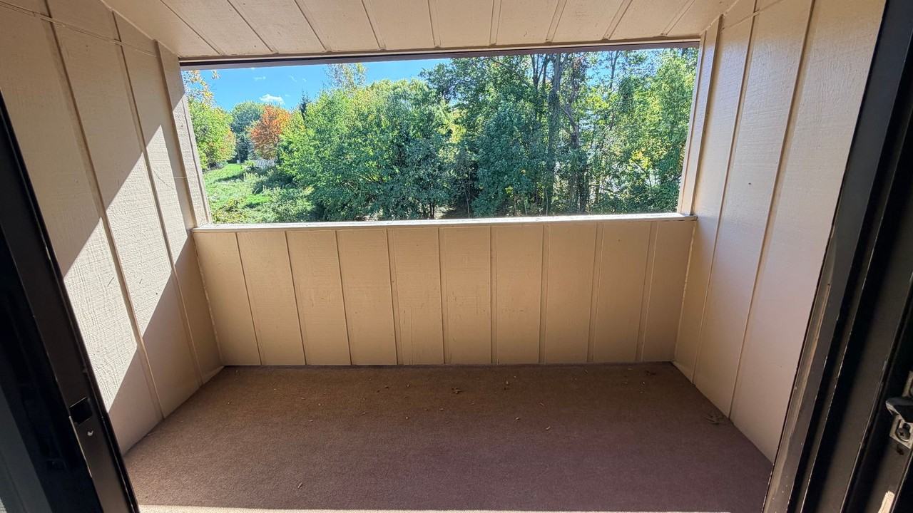 1670 Cedarwood Dr - Photo 3 of 12