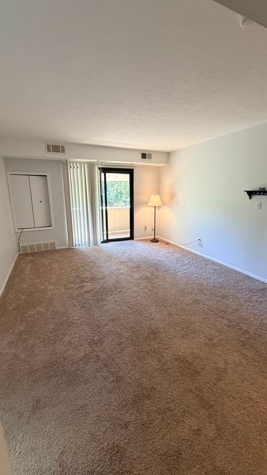 1670 Cedarwood Dr - Photo 4 of 12