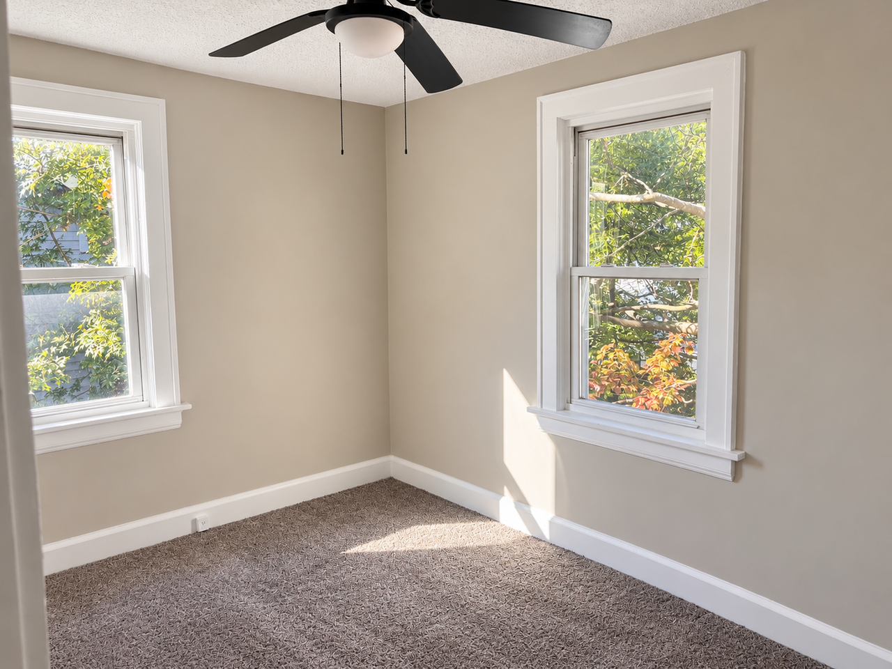 1190 Dietz Ave - Photo 7 of 8