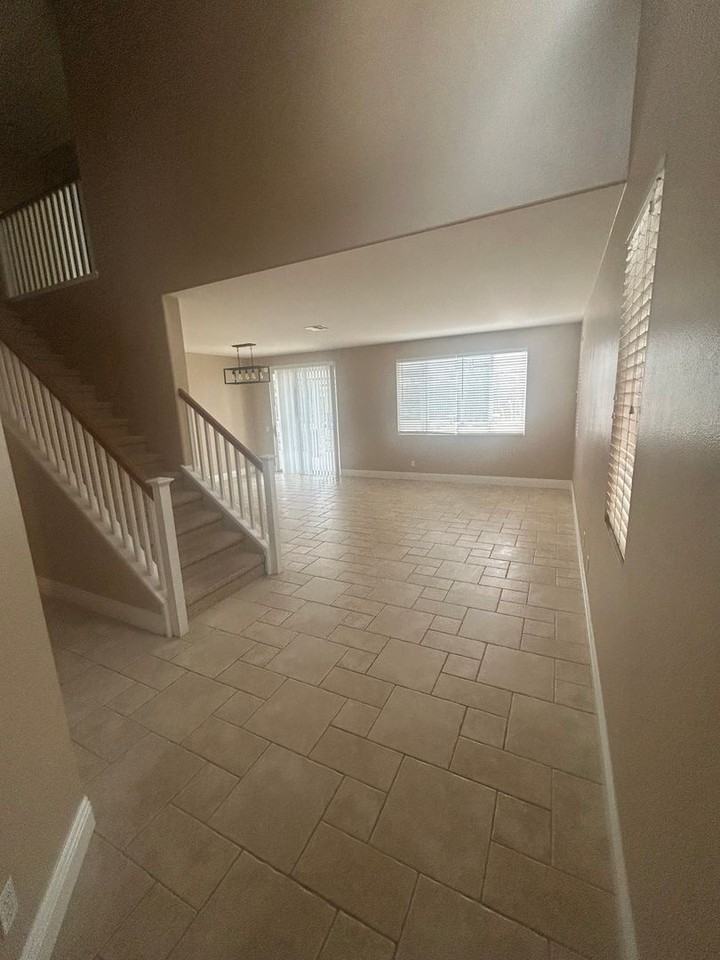 45169 Tioga St - Photo 2 of 15