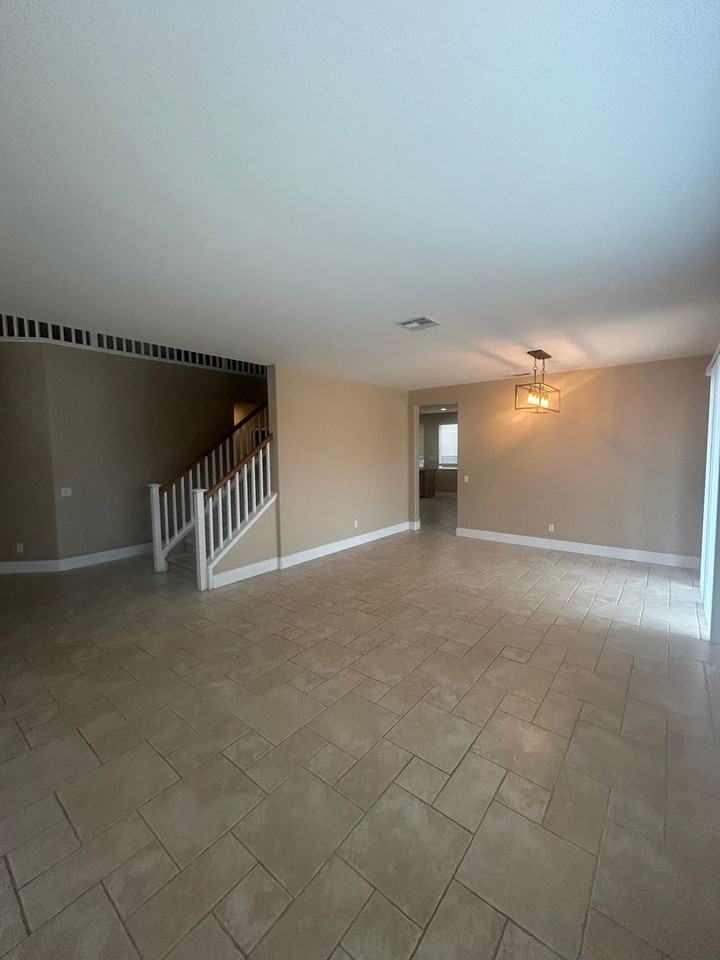 45169 Tioga St - Photo 3 of 15
