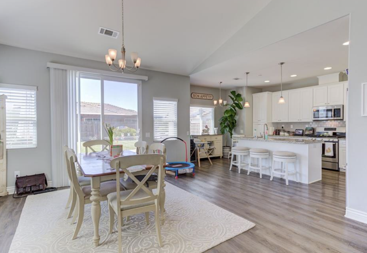 301 Dressler Ave - Photo 4 of 15