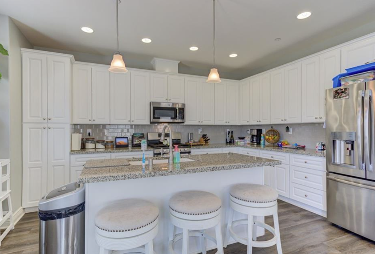 301 Dressler Ave - Photo 5 of 15