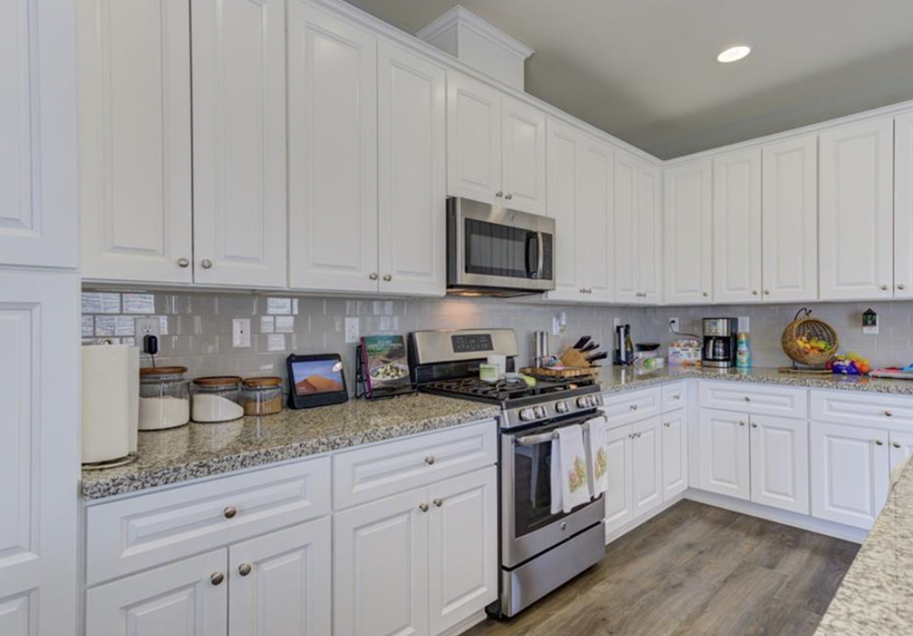301 Dressler Ave - Photo 6 of 15