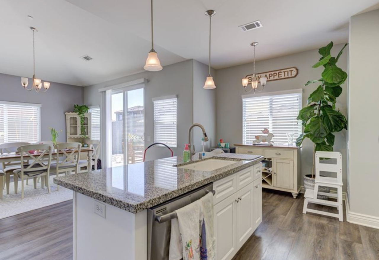 301 Dressler Ave - Photo 7 of 15