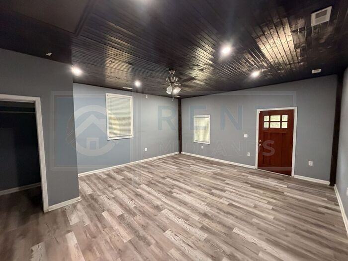 3925 Rosewood Dr #A - Photo 3 of 7