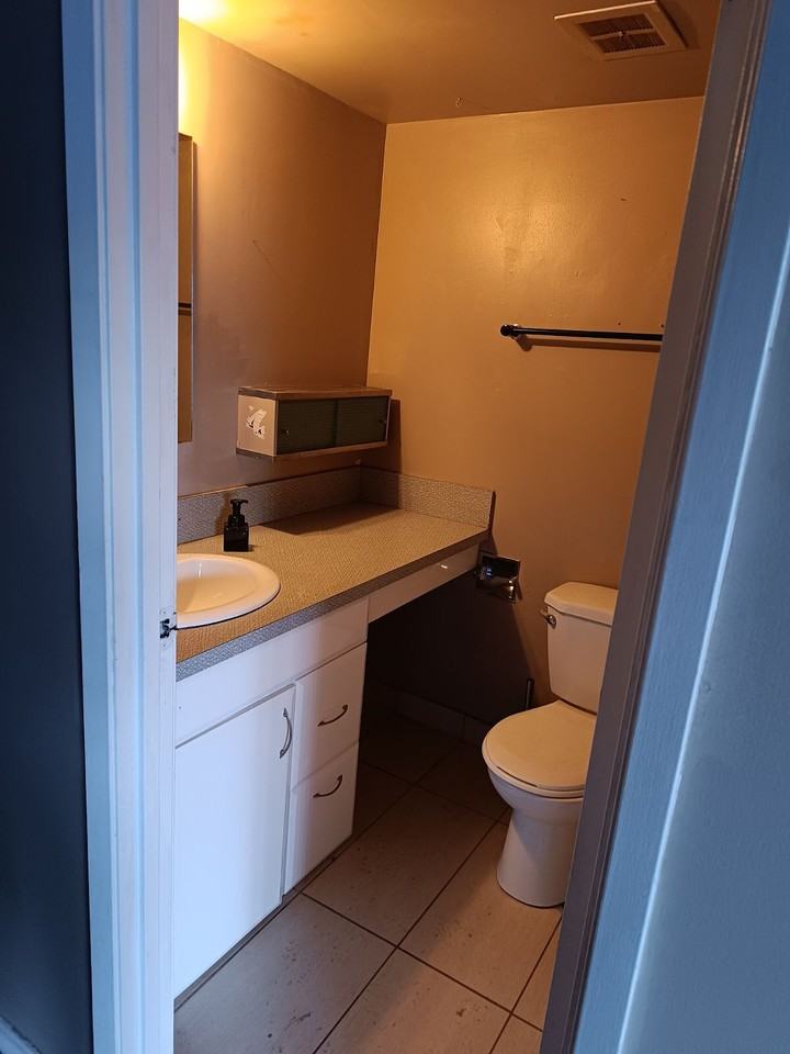 1902 11 Ave Sw - Photo 6 of 10