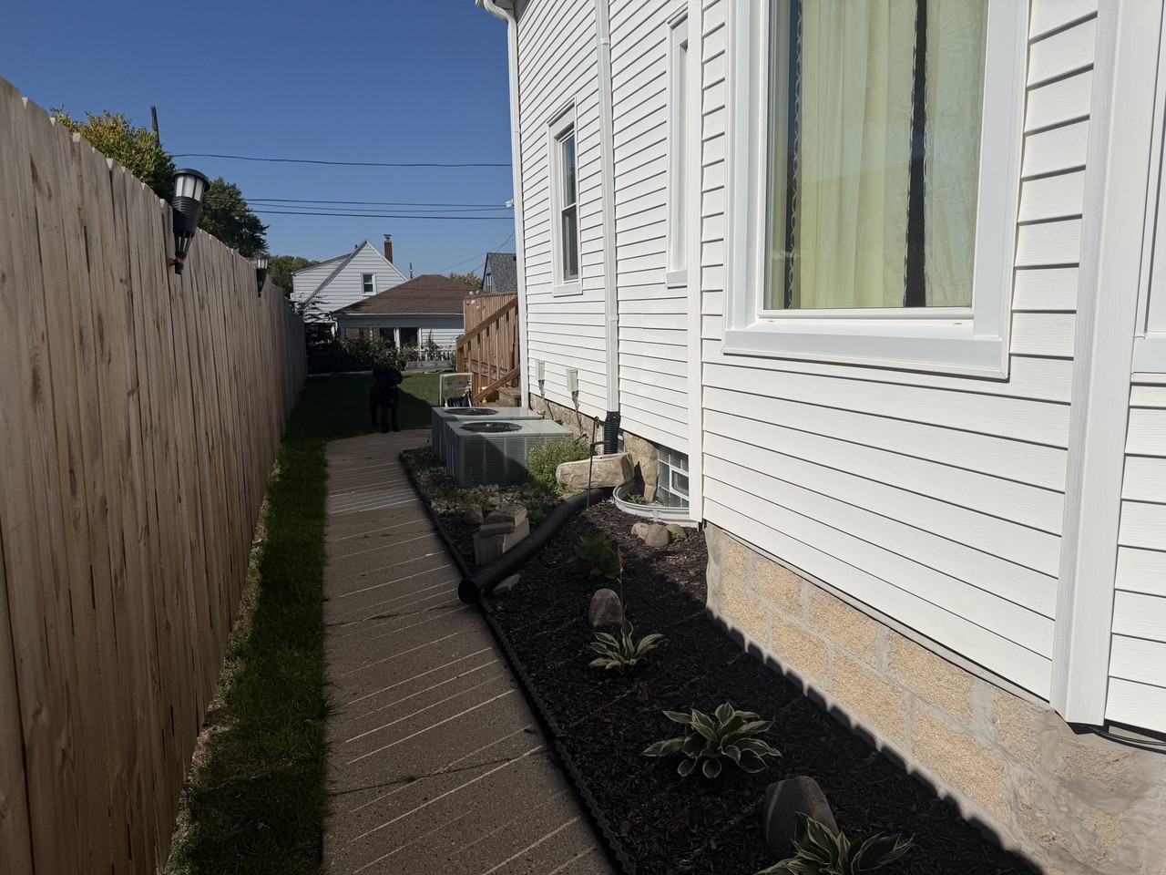 2418 Cleveland Pl - Photo 2 of 9