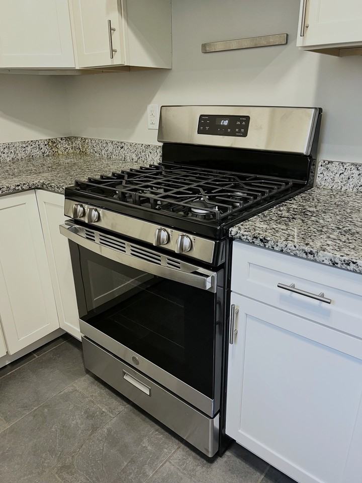 1816 Donnalee Ave Se #NA - Photo 3 of 27