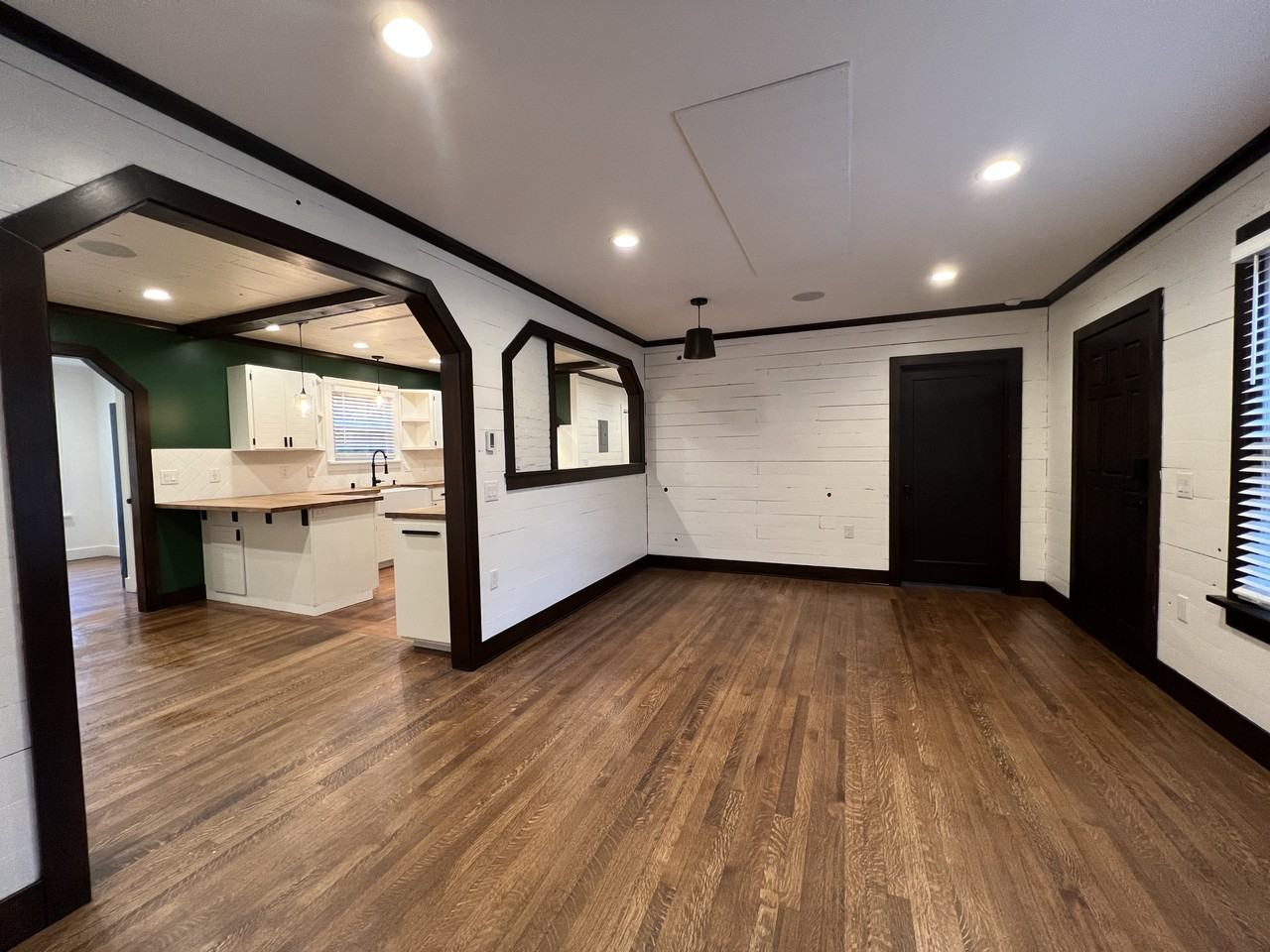 5114 S Creston St - Photo 3 of 16