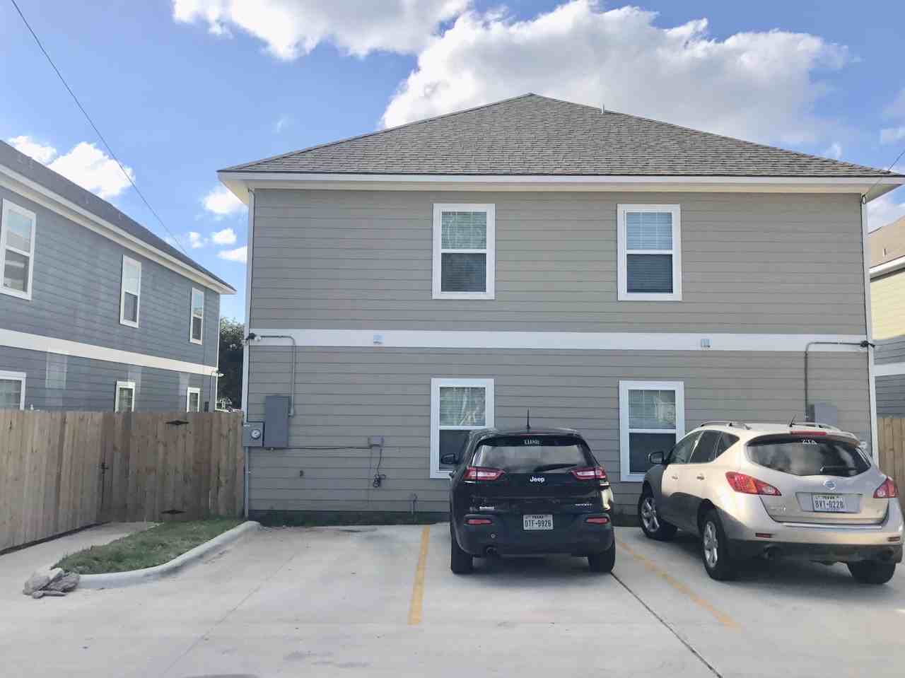 300 Poplar St #1 - Photo 7 of 9
