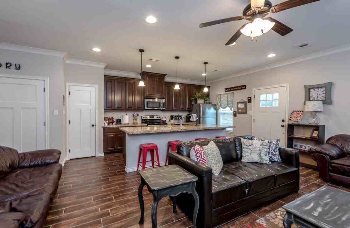 1117 Oney Hervey Dr #1 - Photo 4 of 22