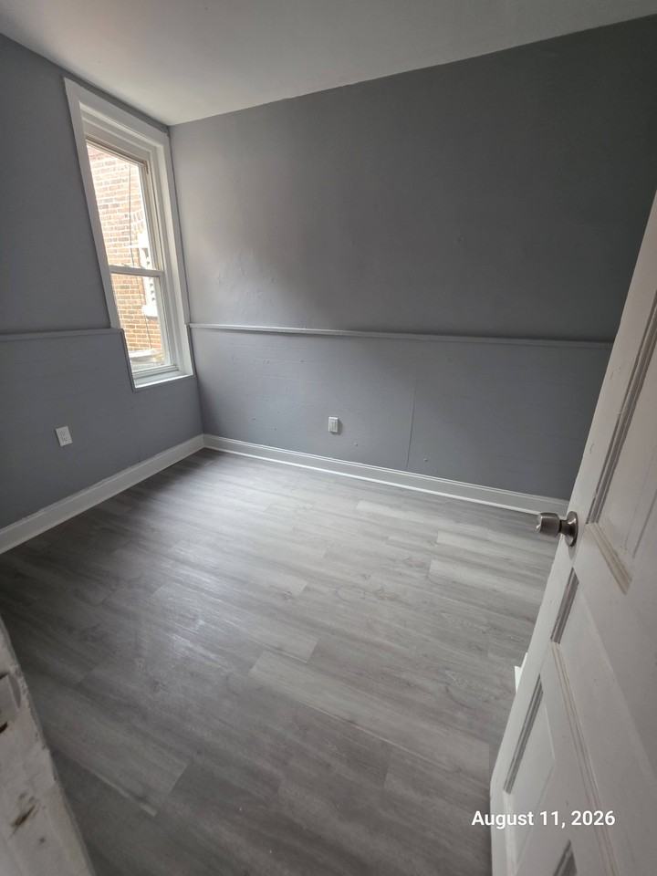 4542 N 19th St #1 - Photo 6 of 15