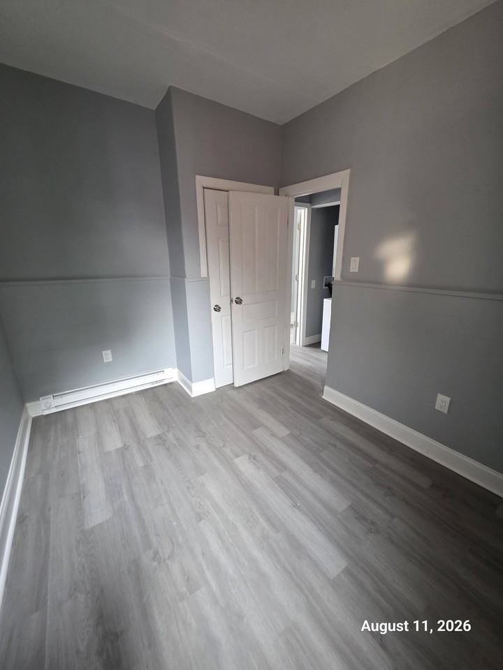 4542 N 19th St #1 - Photo 7 of 15