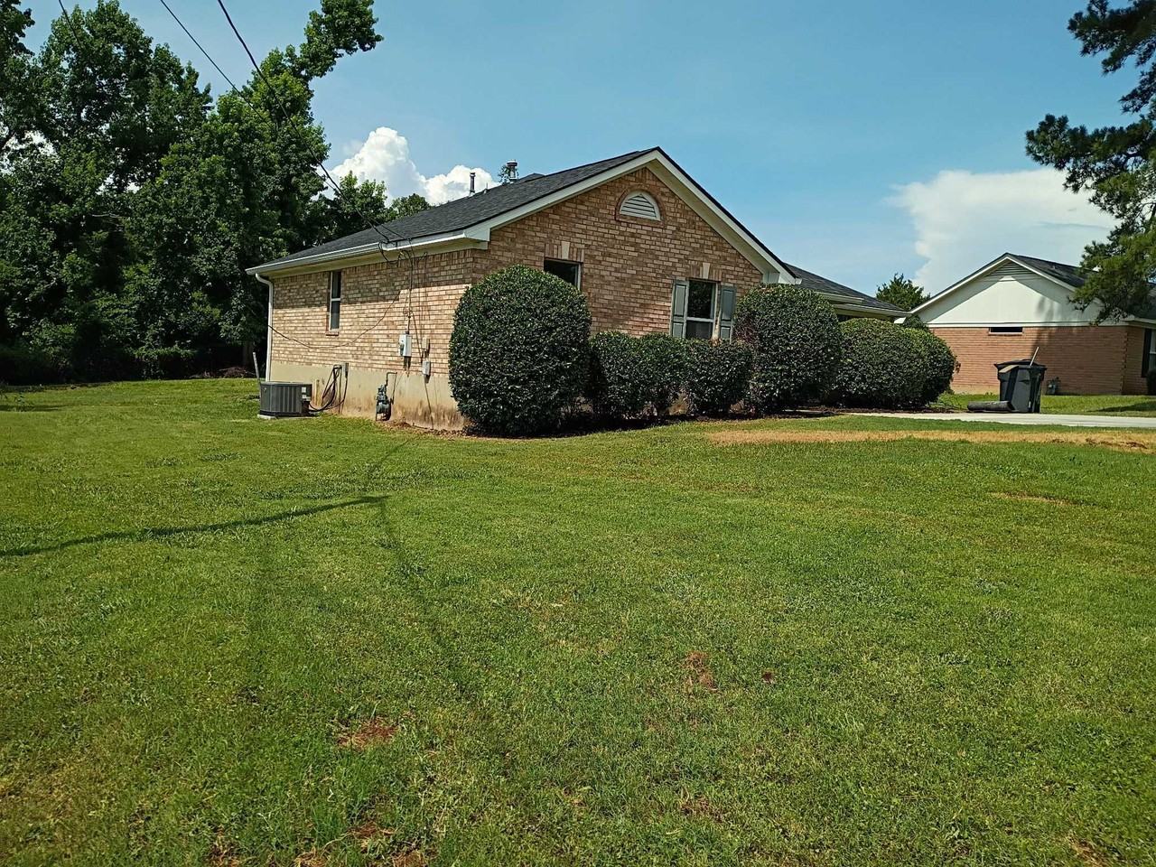 1008 Cedarview Cir #1 - Photo 2 of 15