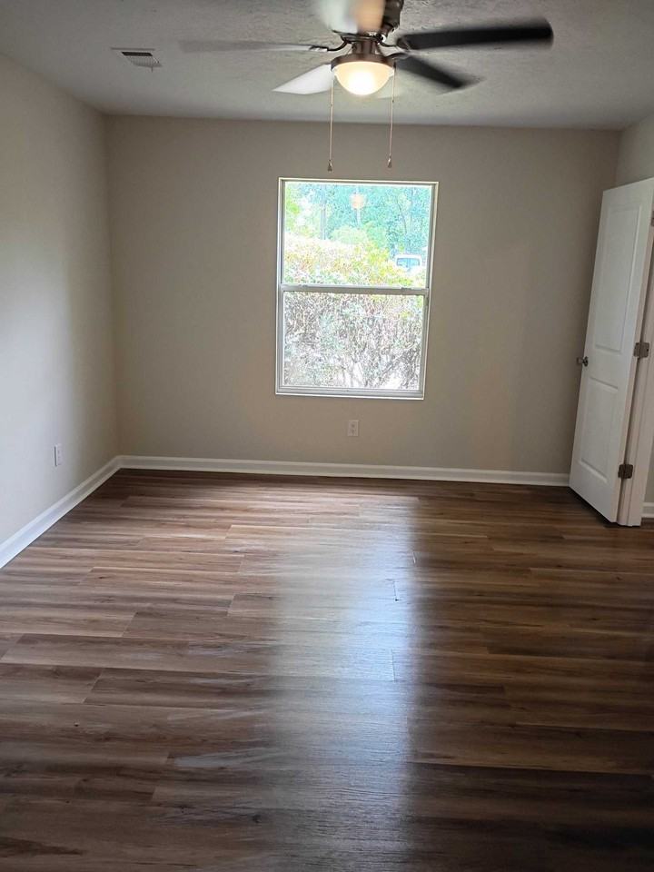 1008 Cedarview Cir #1 - Photo 6 of 15