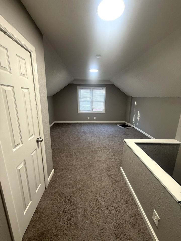 20315 Biltmore St #1 - Photo 4 of 15