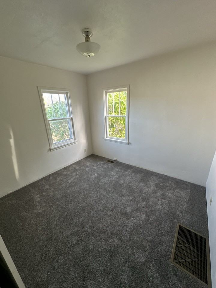 1311 W Geyser St - Photo 6 of 11