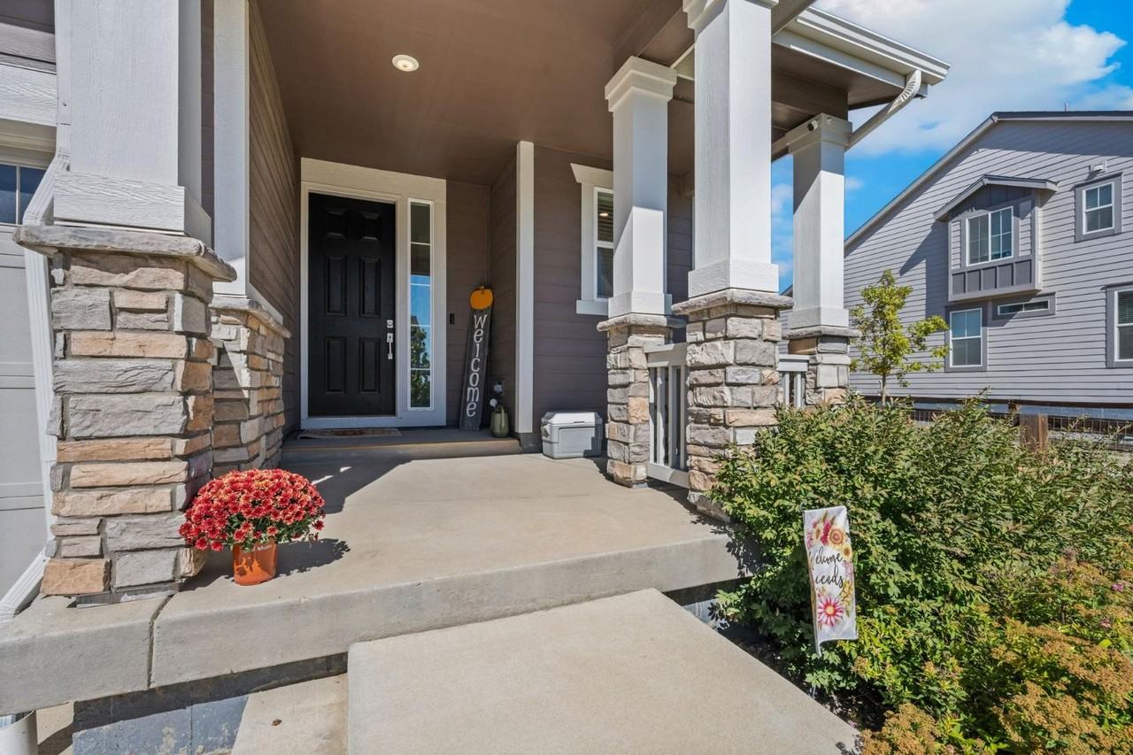 5063 Lake Port Ave - Photo 6 of 20