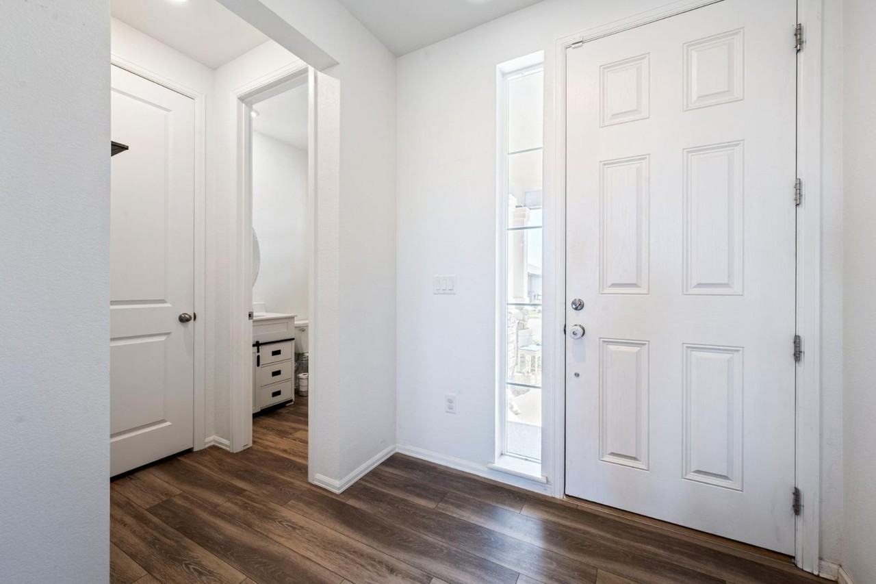 5063 Lake Port Ave - Photo 7 of 20