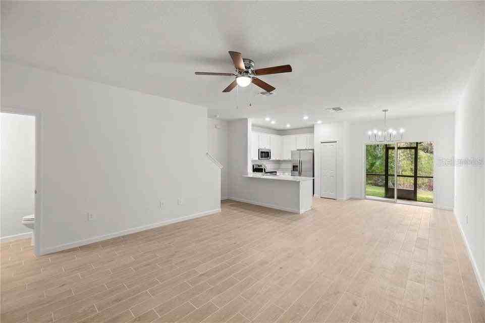 3624 Se 37th Ct #1 - Photo 3 of 27