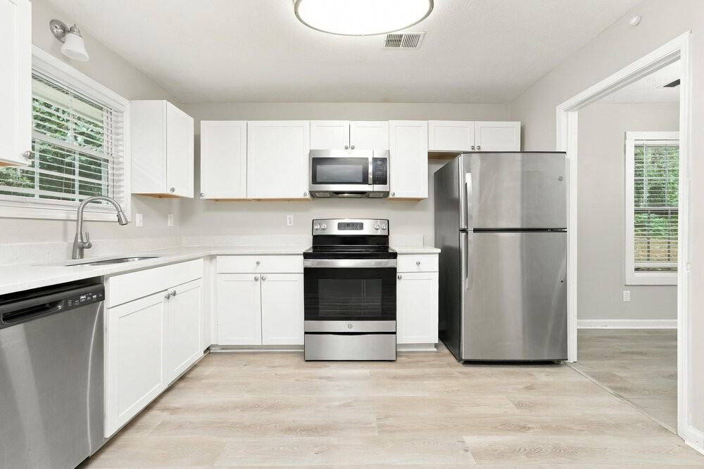 4392 Hardwood Cir Sw - Photo 7 of 16