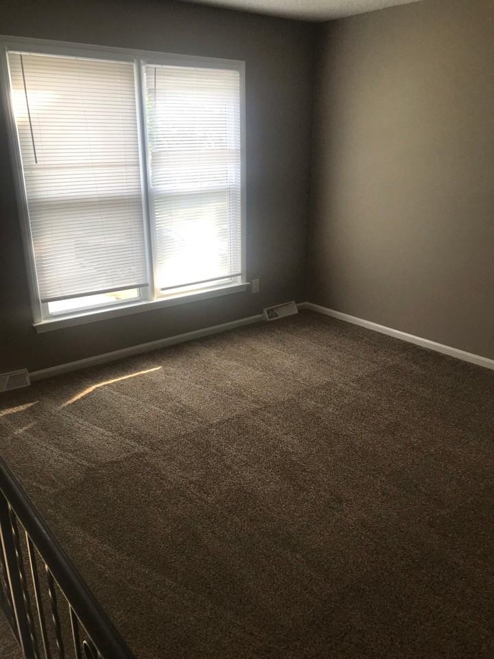 9202 West 49th Street - Photo 2 of 15