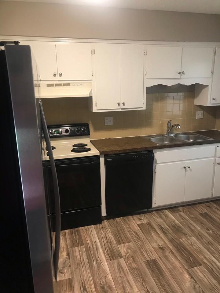 9202 West 49th Street - Photo 5 of 15