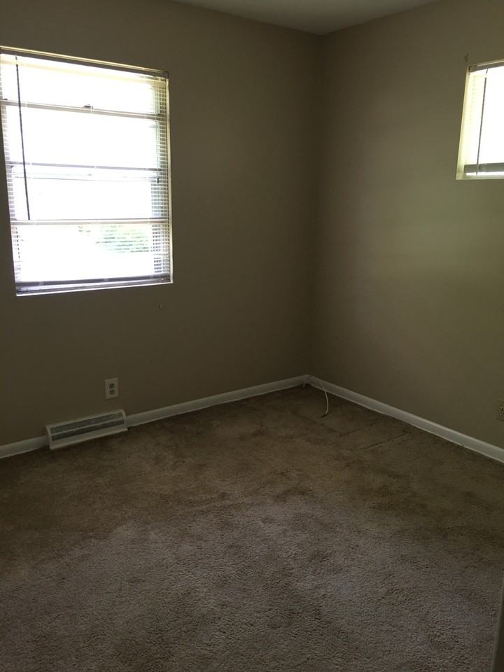 6003 East Richards Drive - Photo 3 of 7