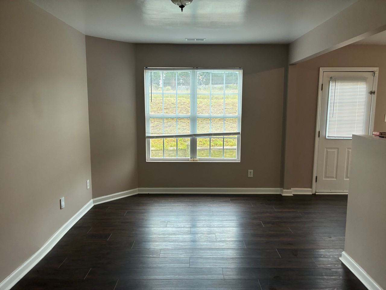 4337 Haverty Dr - Photo 4 of 33