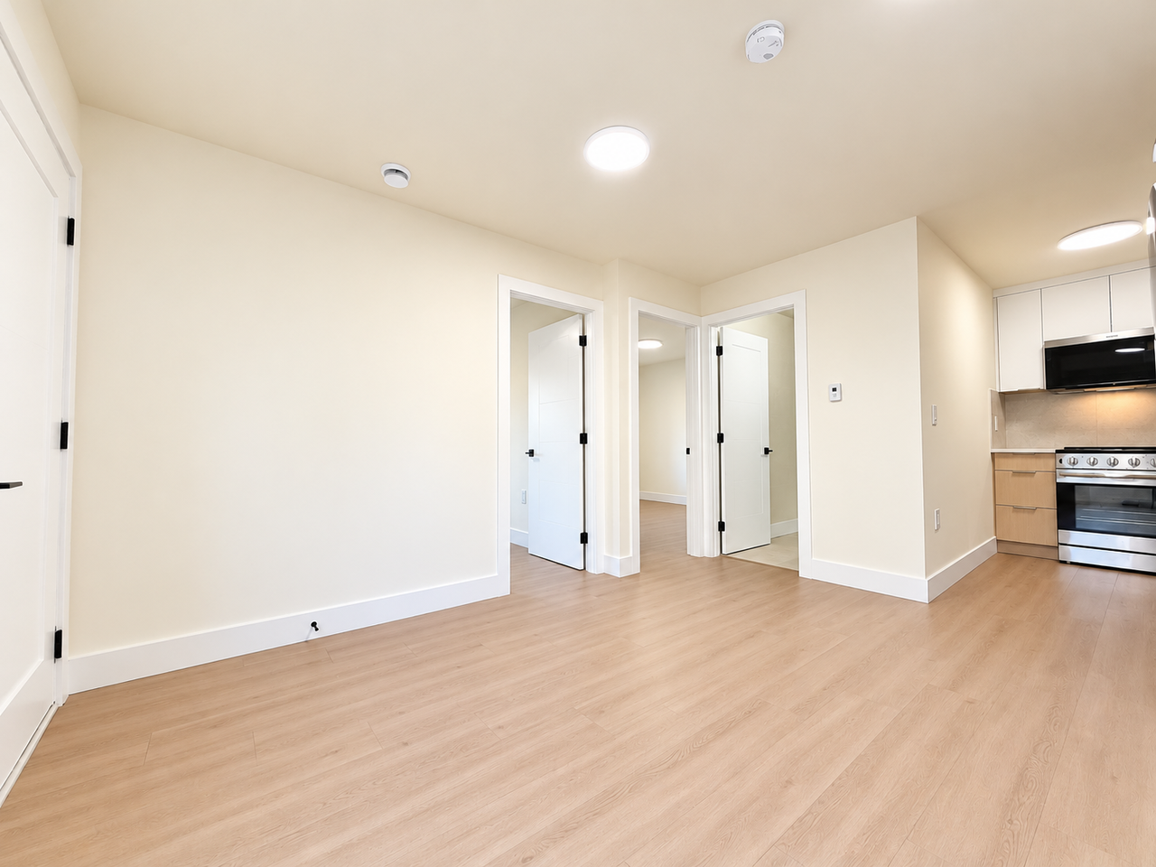 15861 111A Avenue - Photo 4 of 8