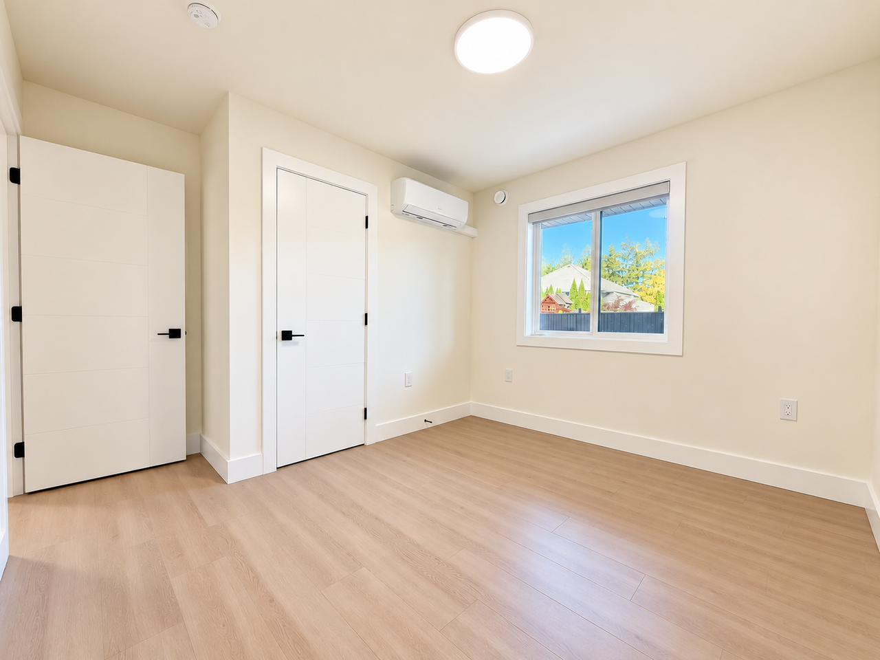 15861 111A Avenue - Photo 5 of 8