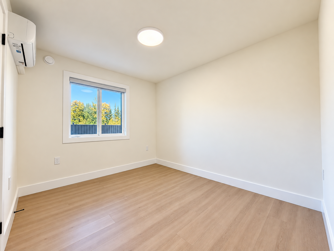 15861 111A Avenue - Photo 6 of 8