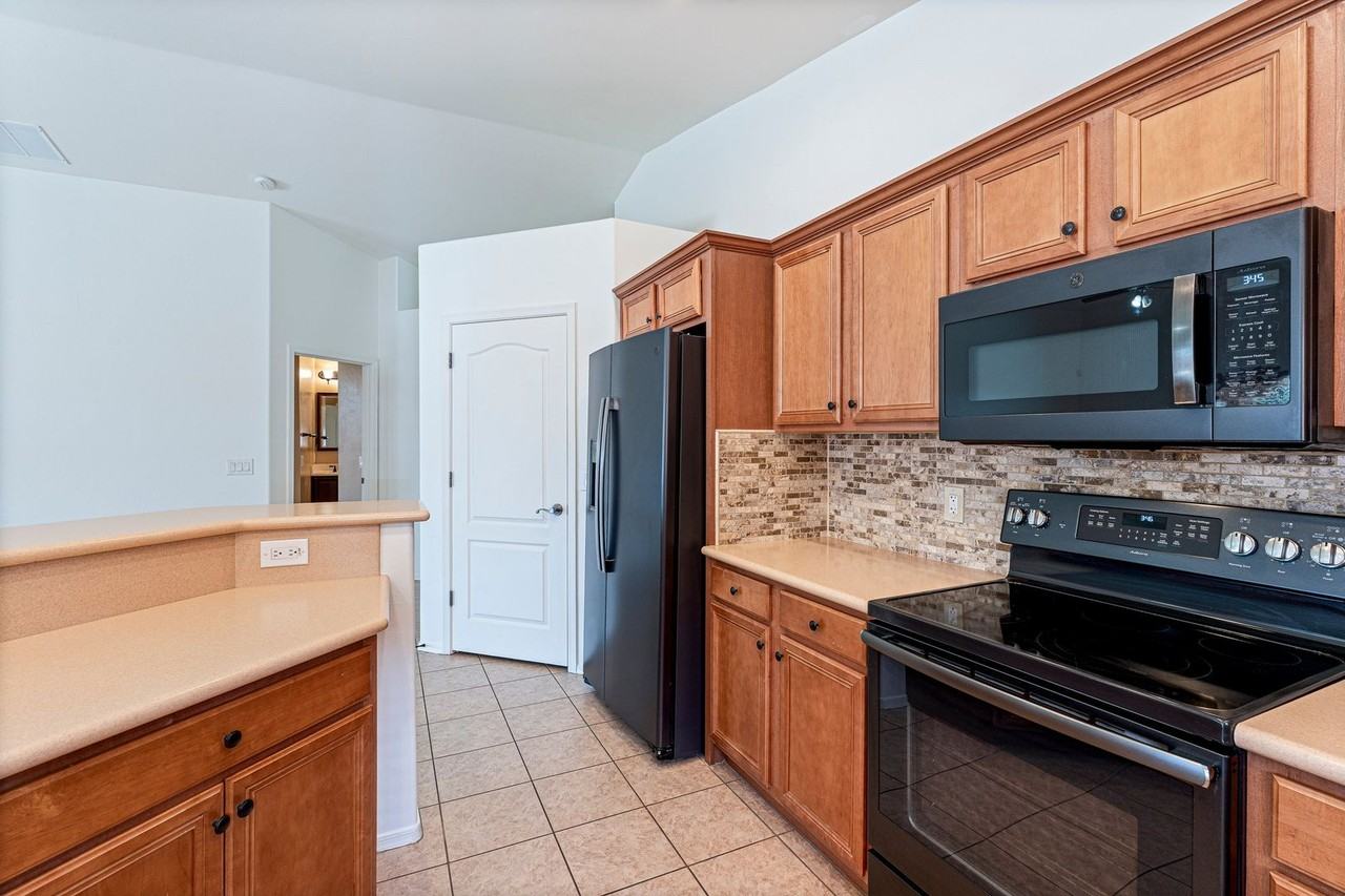 7197 E Alderberry St - Photo 4 of 33
