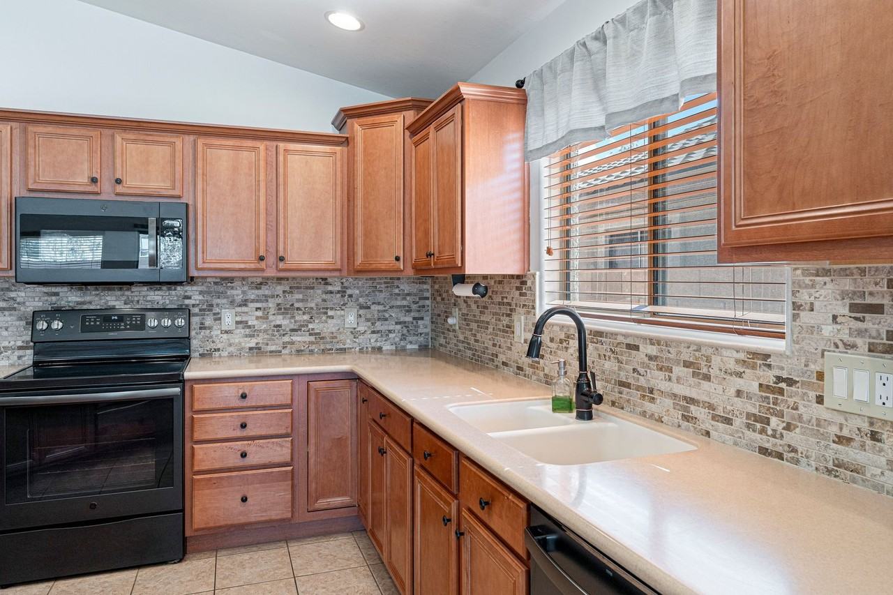 7197 E Alderberry St - Photo 5 of 33